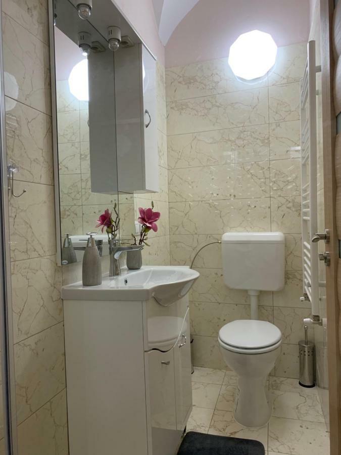 Apartament 36 *